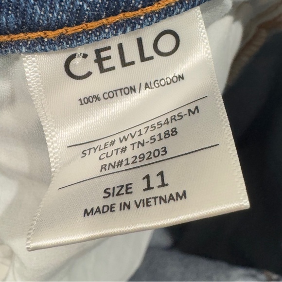 Cello Super High Rise Dad Denim Button Fly 100% Cotton Blue Jeans Size 11 - Picture 14 of 14